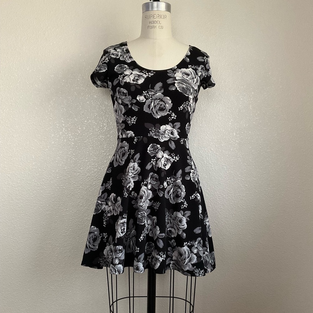 Black & Gray Floral Dress, Size Medium